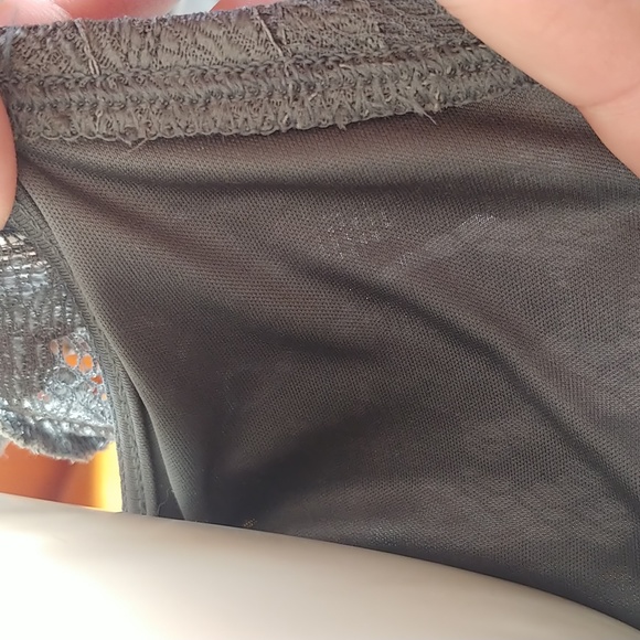 EXPRESS Multi-Way Bodysuit - Picture 11 of 14